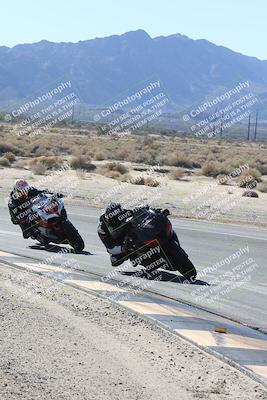 media/Dec-01-2025-Moto Forza (Mon) [[2daa91e15f]]/3-Beginner Group/Session 3 (Turn 16 Inside)/